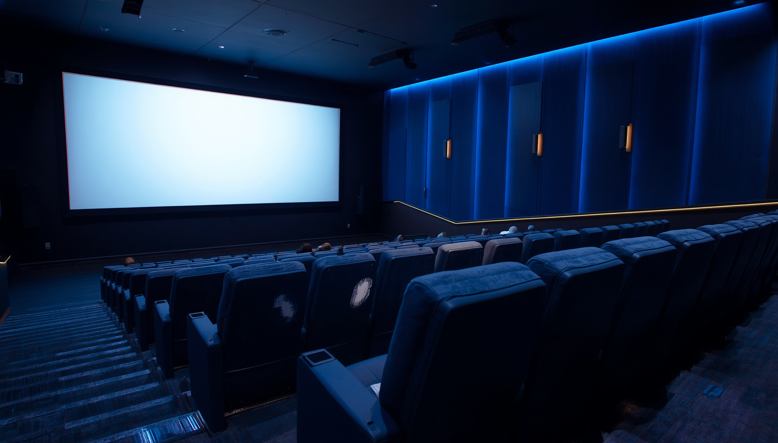 Kinobesuch in Duisburg, Kinosaal mit Leinwand